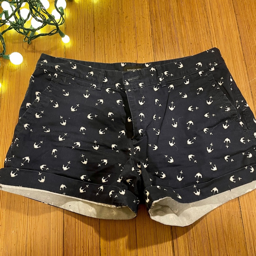 Banana Republic Navy and White Anchor Shorts